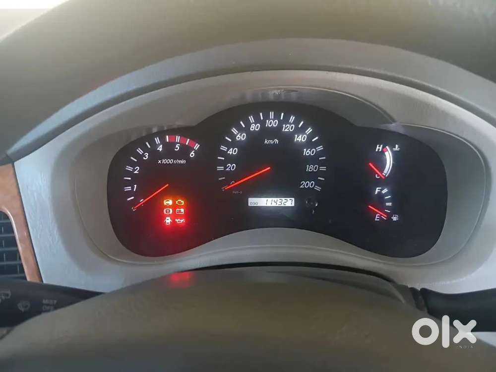 Toyota Innova 2011 Diesel 4th Owner