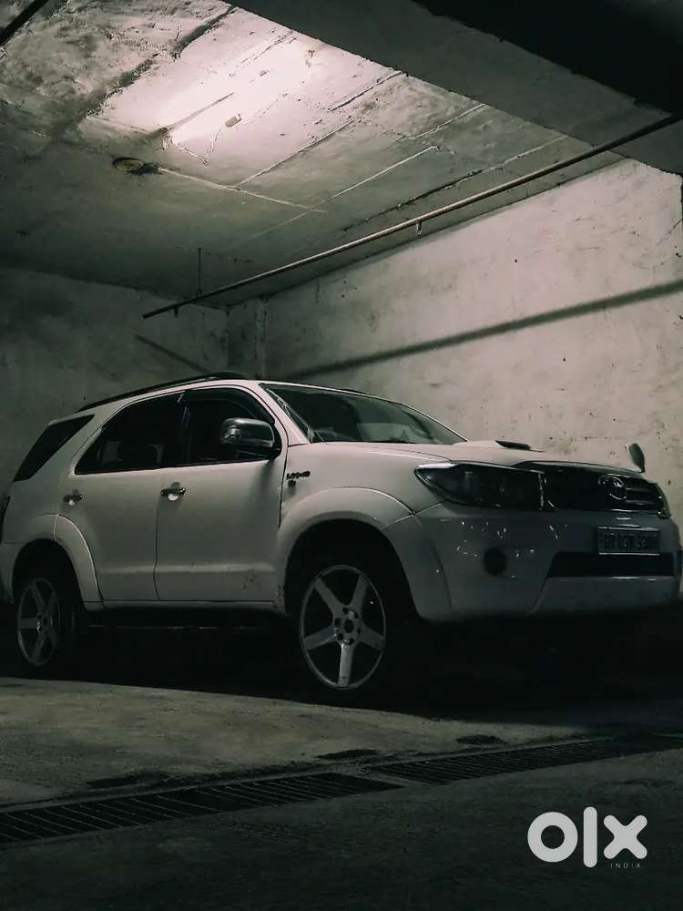 Toyota Fortuner 2011 Diesel Well Maintained