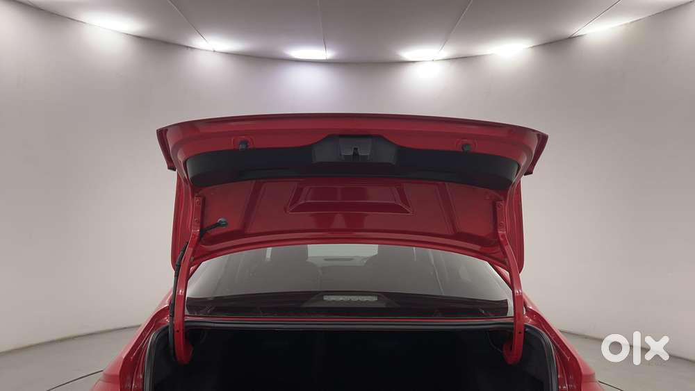 Skoda Slavia Style 1.0l Tsi Mt, 2023, Petrol