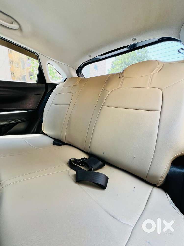 Hyundai I20 Sportz 1.2 Ivt Dual Tone, 2022, Petrol