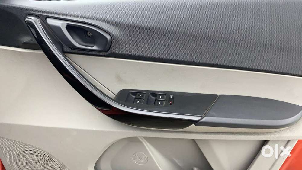 Tata Tiago 1.2 Revotron Xt, 2016, Petrol