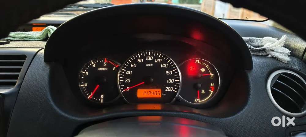Maruti Suzuki Swift Vdi Diesel – 2010 Model – Silver