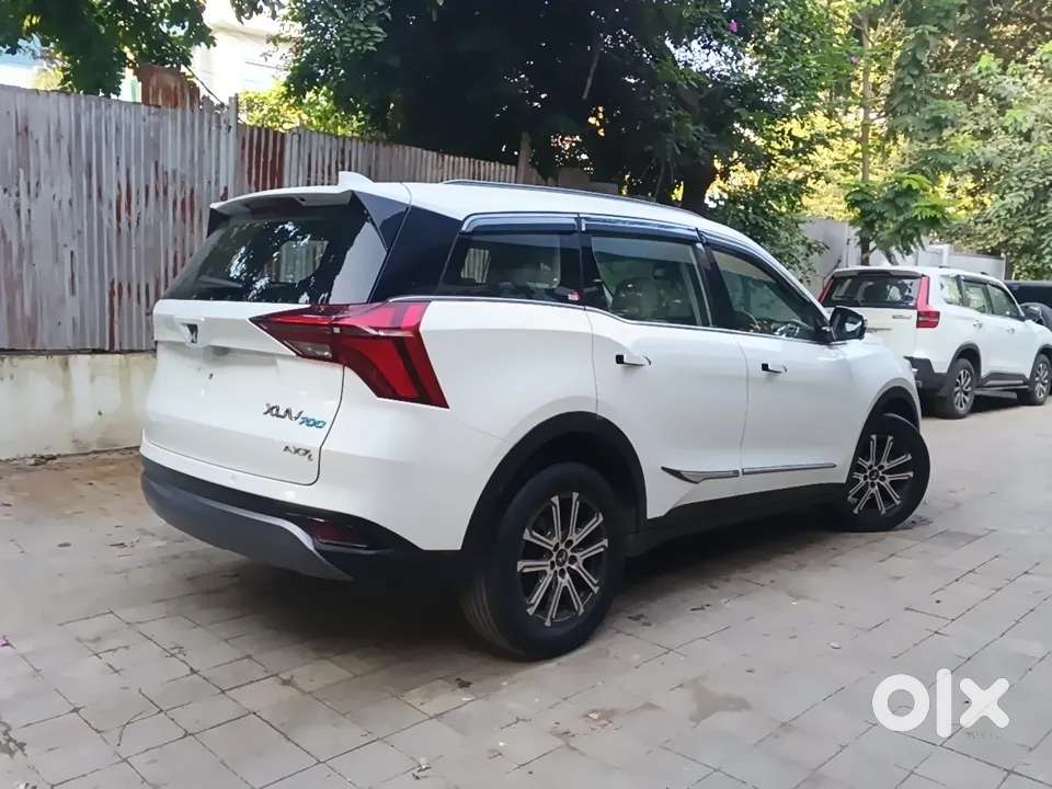 Mahindra Xuv700 2.2 Ax 7 Diesel Mt Luxury Pack Str, 2025, Diesel