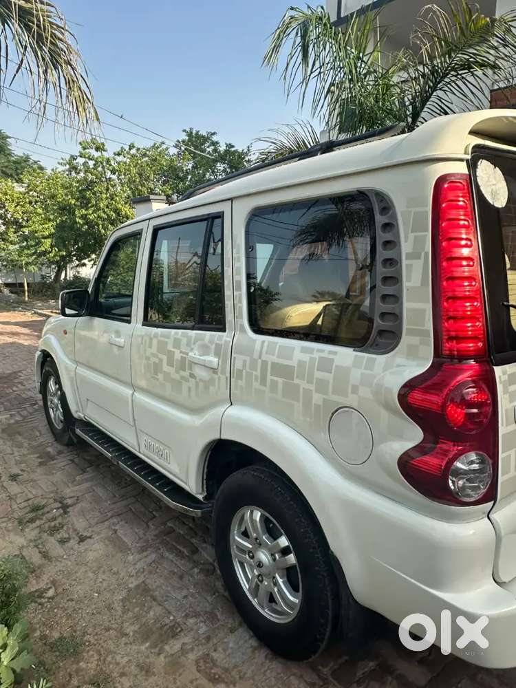 Mahindra Scorpio 2013 Diesel Well Maintained