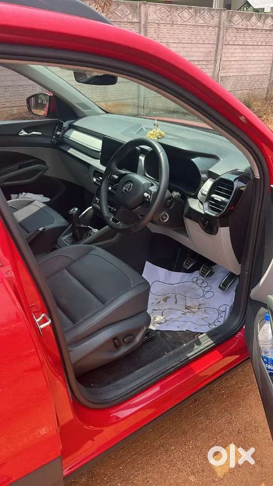 Skoda Kylaq 2025 Petrol 6100 Km Driven Showroom Condition