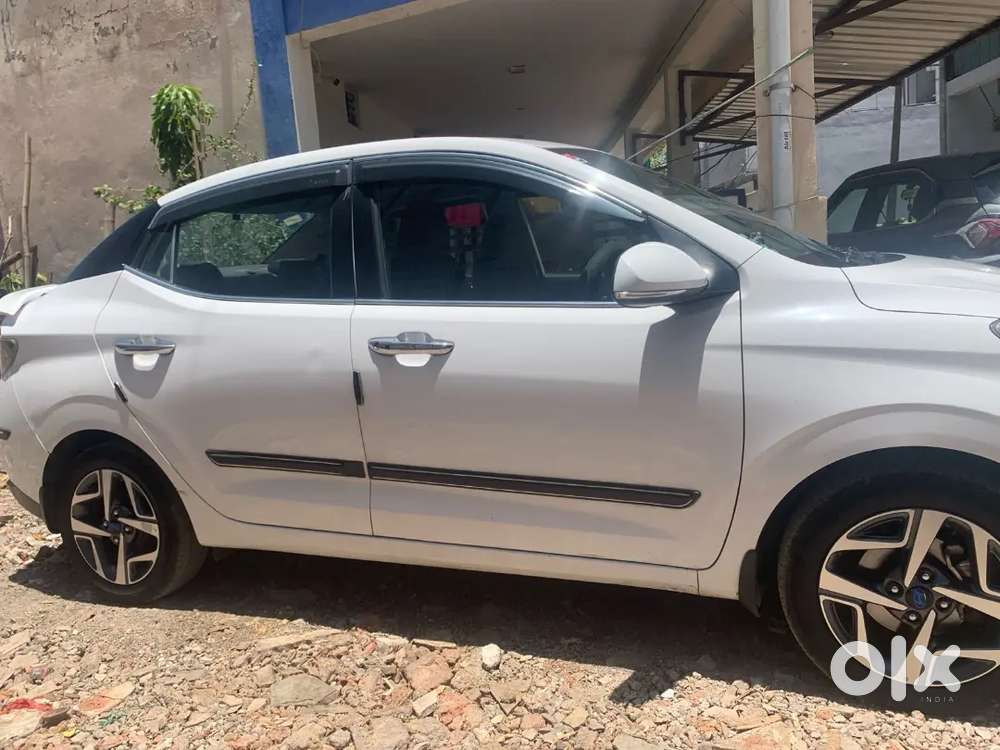 Hyundai Aura 2025 Cng & Hybrids 72000 Km Driven