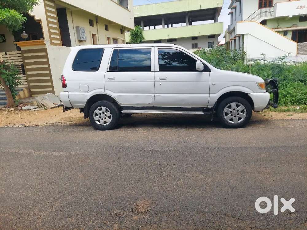 Chevrolet Tavera Neo 2015