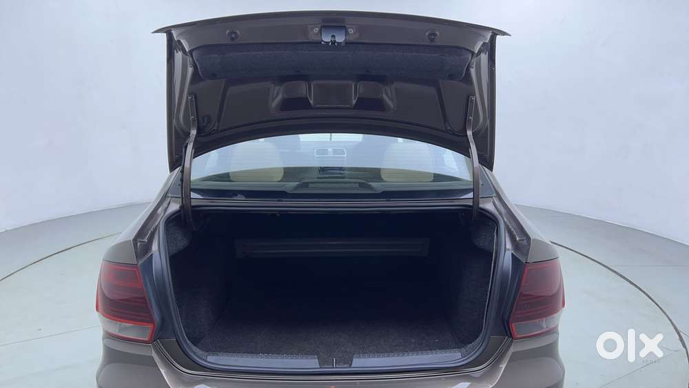 Volkswagen Vento 1.6 Highline, 2016, Petrol
