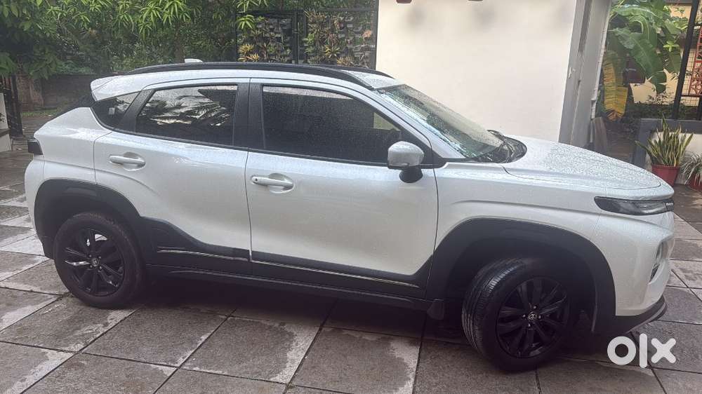 Well Maintained, No Accidents, Full Cover Insurance From Toyota,