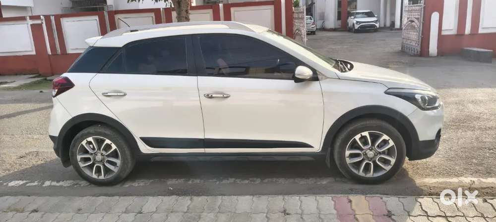 Hyundai I20 Active 2017 Petrol 32000 Km Driven