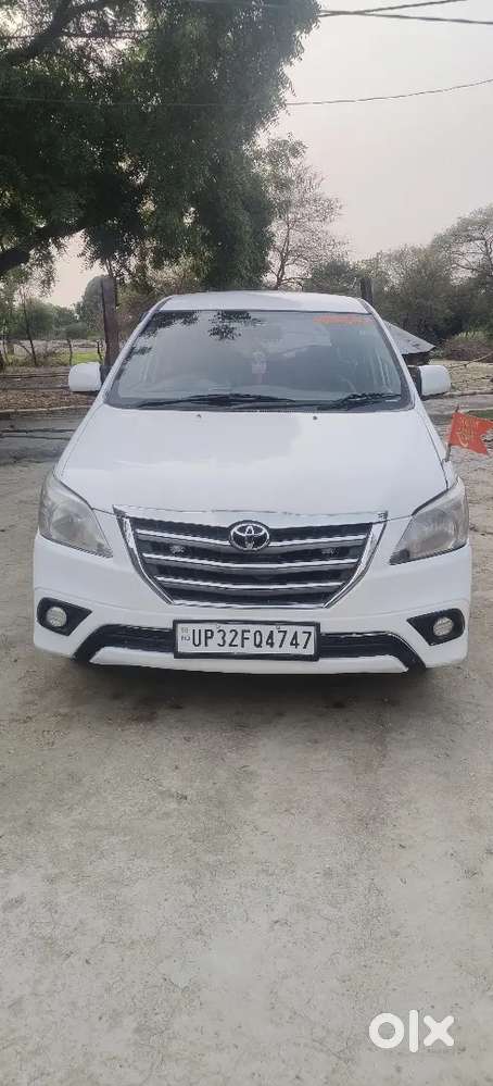 Toyota Innova 2014