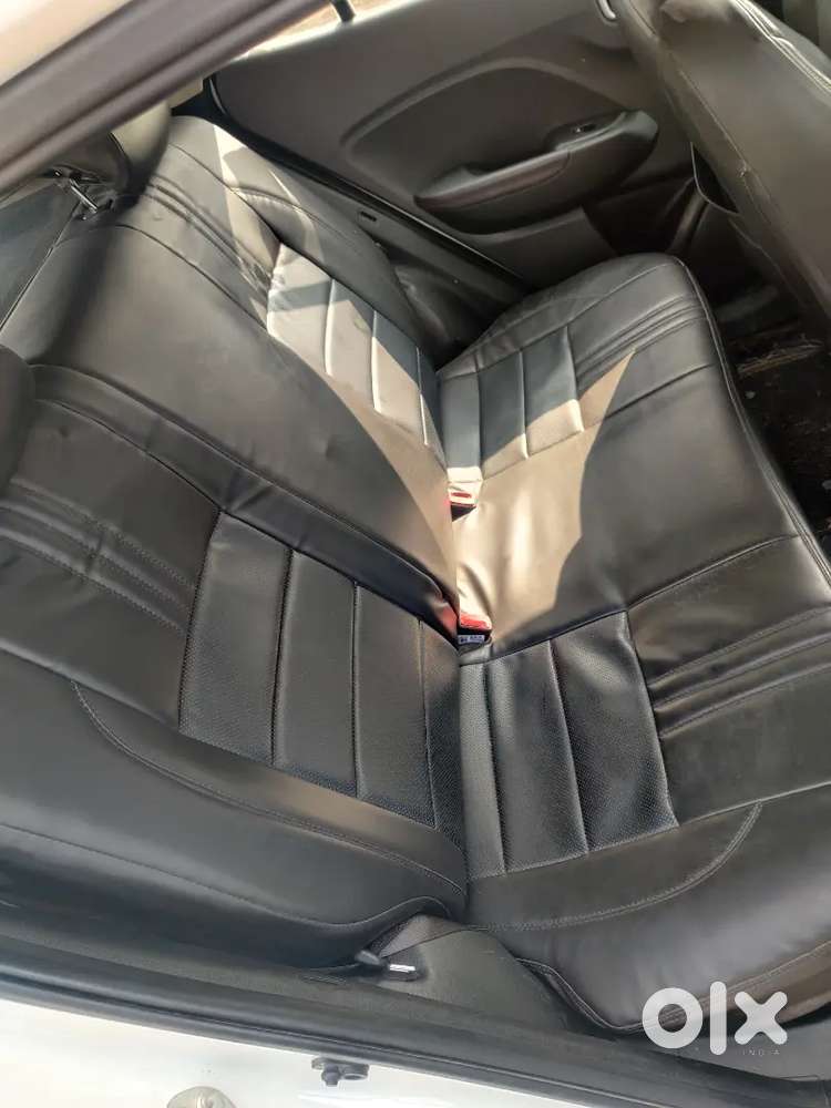 Hyundai Venue Sx Dual Tone October-2021 With All Top Model Features