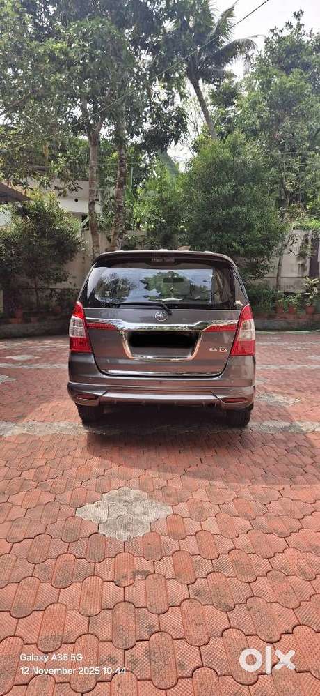 Toyota Innova 2.5 Vx 7 Str Bs-iii, 2014, Diesel