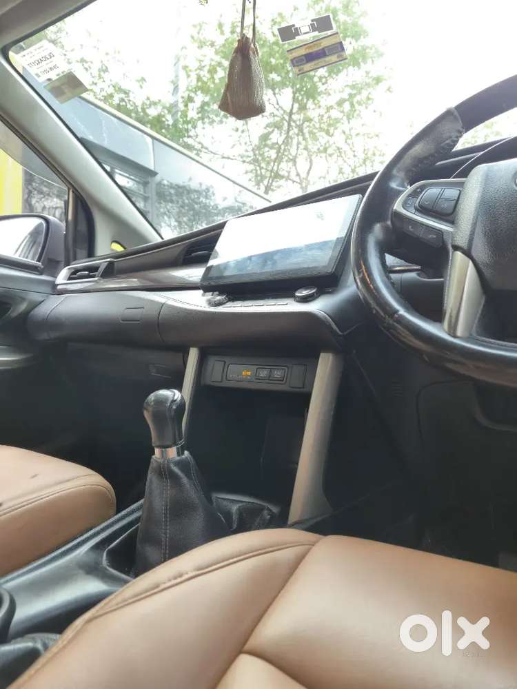 Innova Crysta Vx Disel ,manual ,full Track 8 Seater No Replace  All Ok