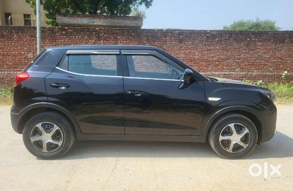 Mahindra Xuv300 W4, 2023, Petrol