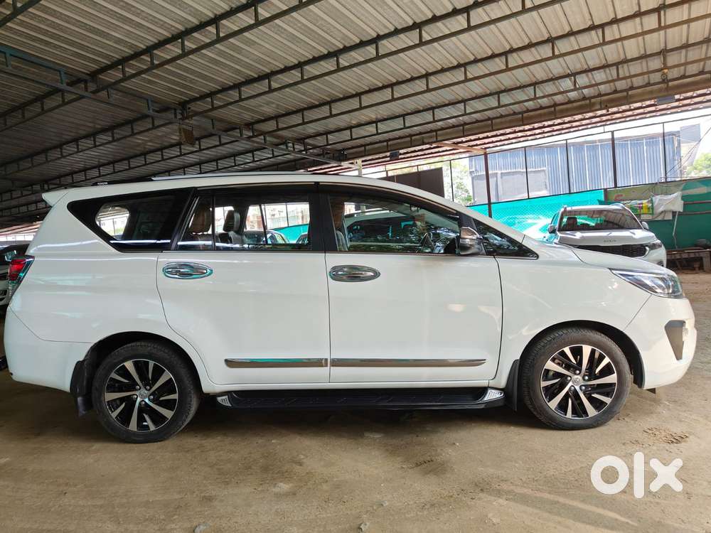 Toyota Innova Crysta 2.7 Zx At, 2022, Diesel