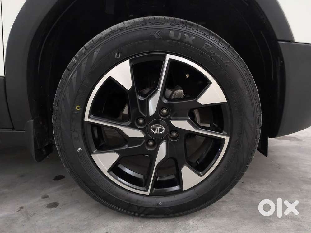 Tata Punch 1.2 Revotron Creative Amt Dual Tone, 2023, Petrol