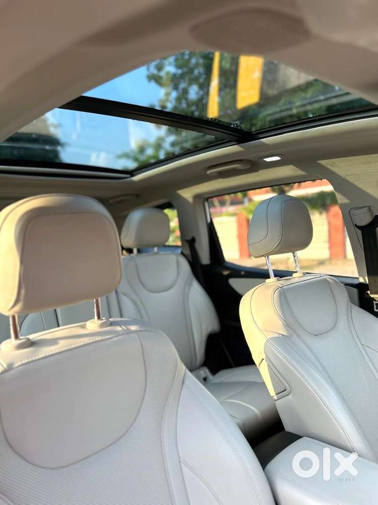 Mahindra Xuv700 2.2 Ax 7 Diesel At Luxury Pack Str, 2025, Diesel