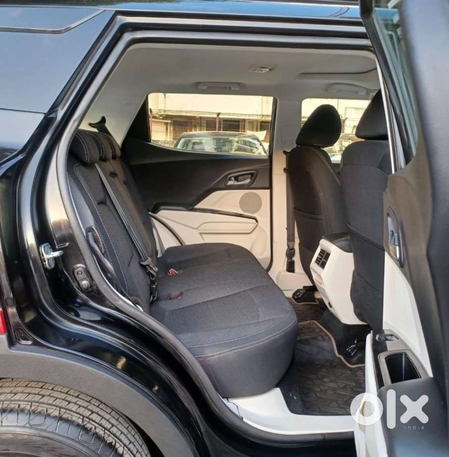 Mahindra Xuv 3xo Ax5l Pg Mt, 2024, Petrol