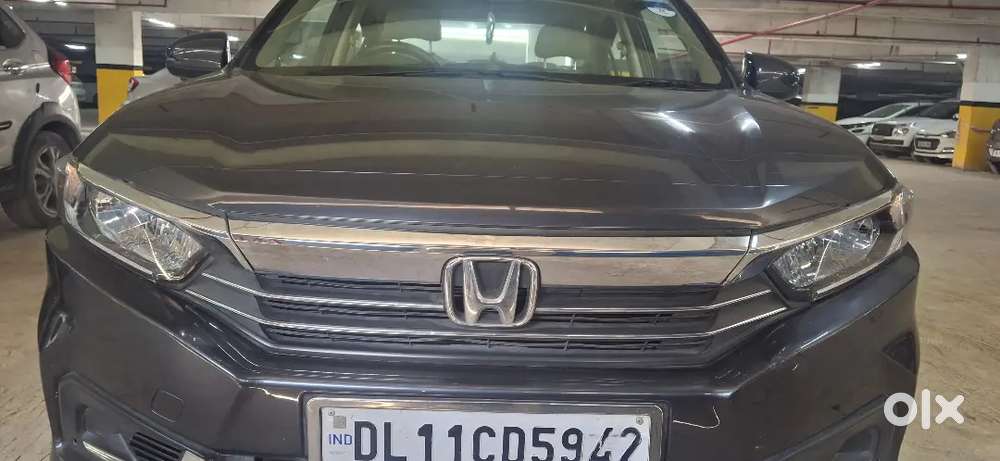 Well Maintained Dec'2022 Automatic Amaze With Service Record