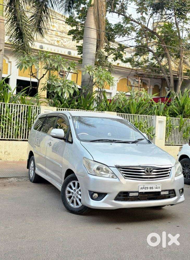 Toyota Innova 2.5 V 7 Str, 2012, Diesel