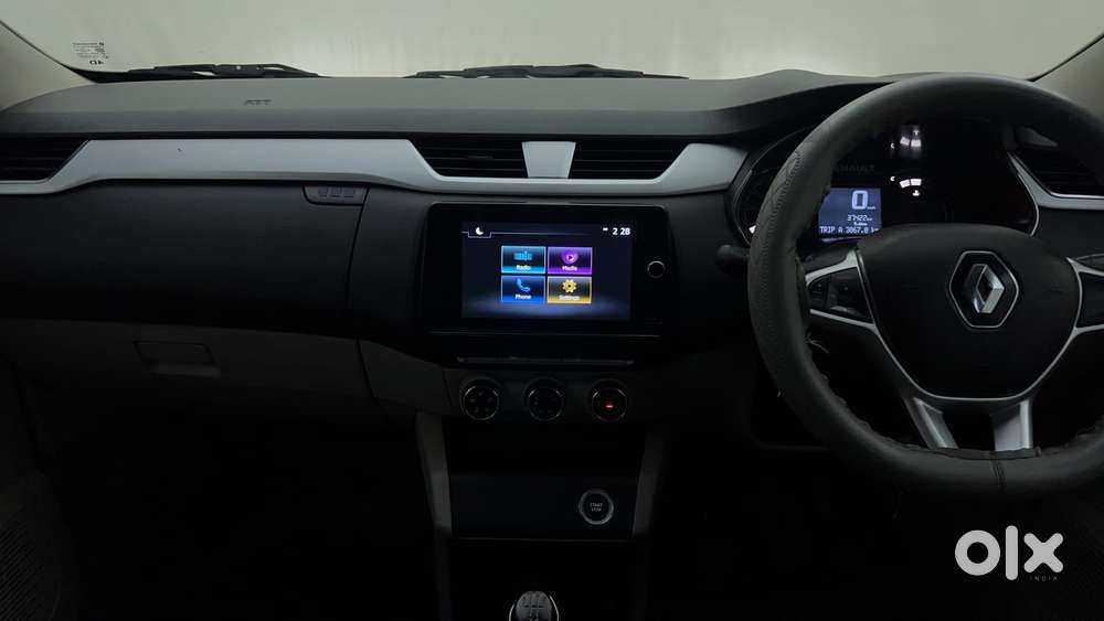 Renault Triber Rxz, 2022, Petrol