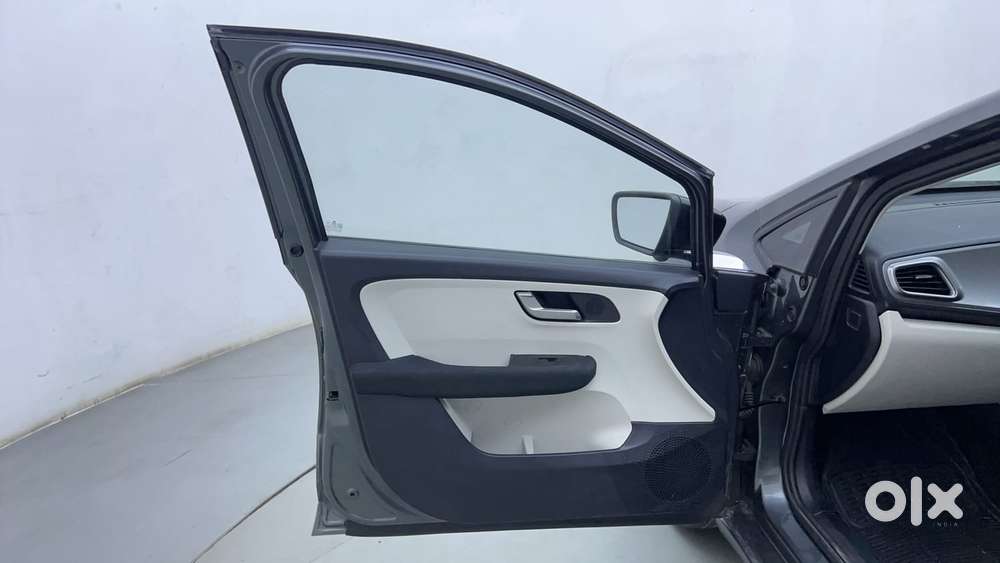 Tata Altroz Xza Plus (s), 2023, Petrol