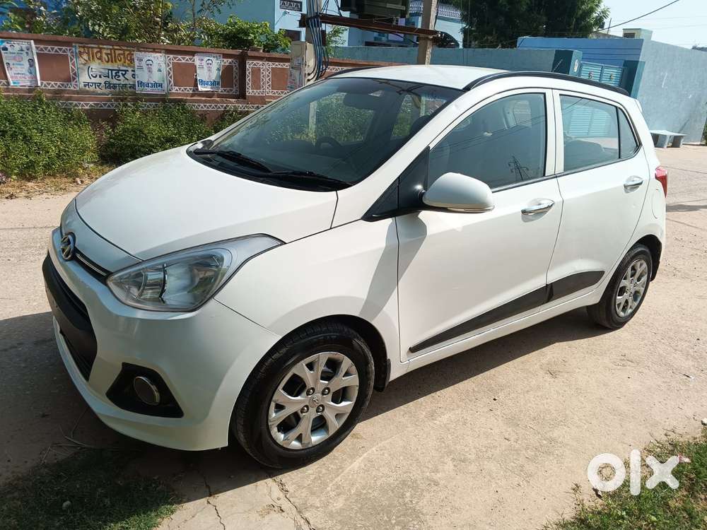 Hyundai I10 Sportz, 2015, Petrol