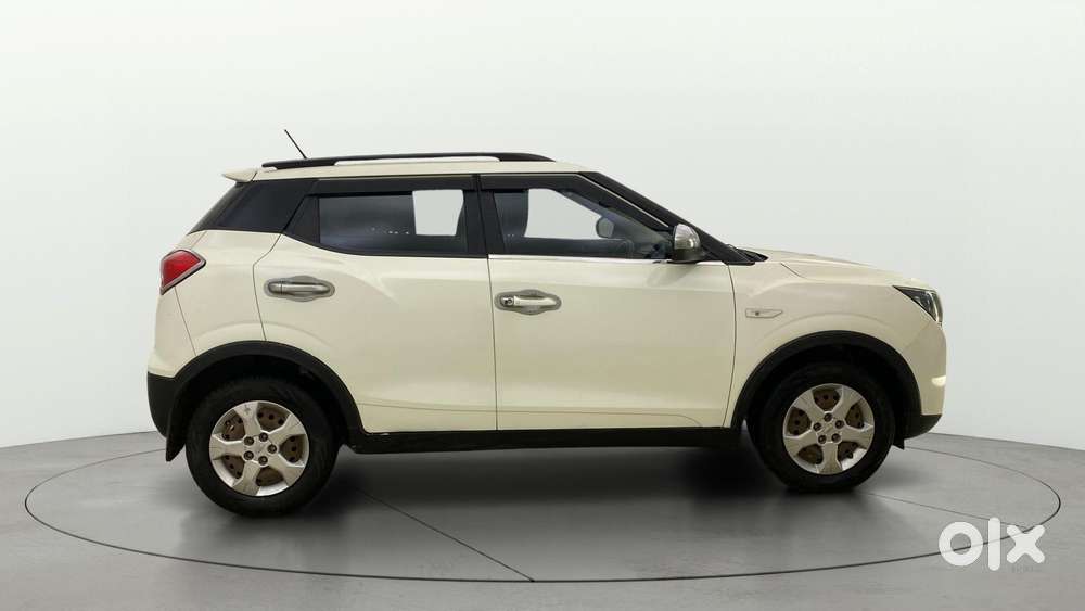 Mahindra Xuv300 1.2 W8 (o) Amt Petrol, 2022, Petrol