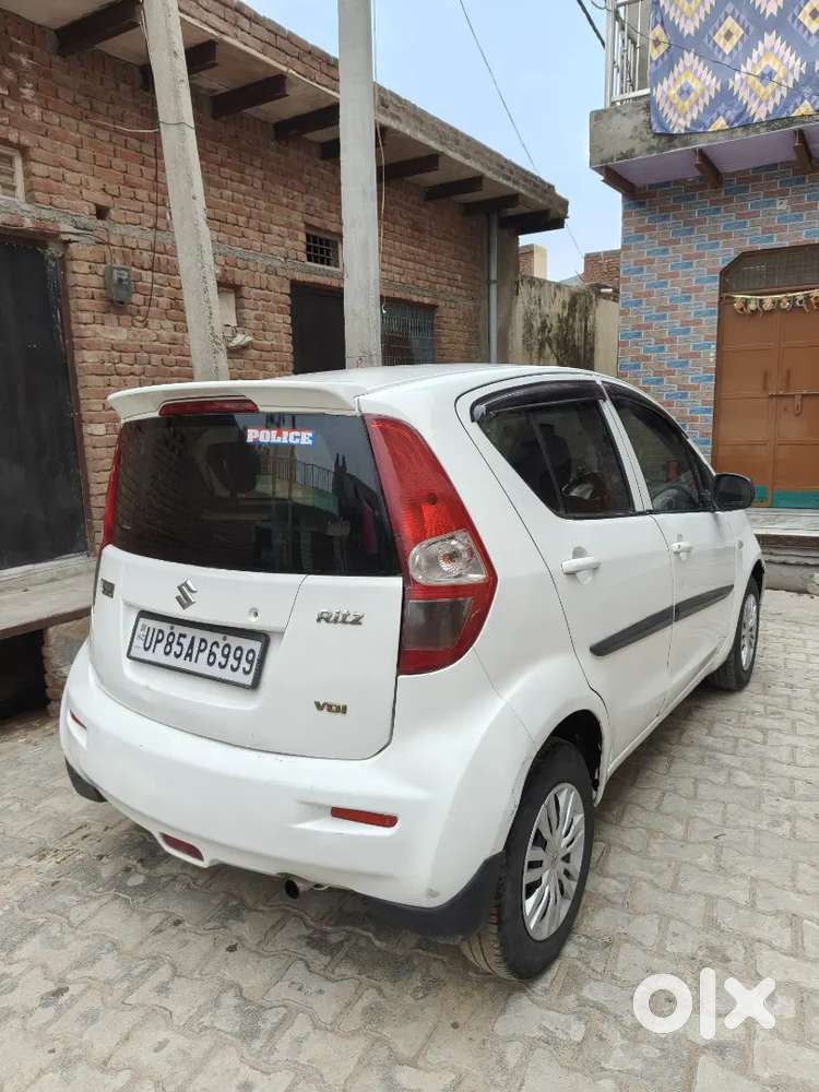 गाड़ी का माइलेज बहुत अच्छा है गाड़ी में कोई नहीं