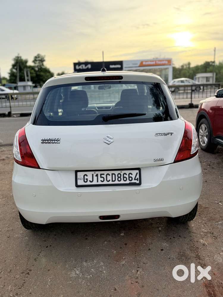 Maruti Suzuki Swift Zdi Plus, 2015, Diesel