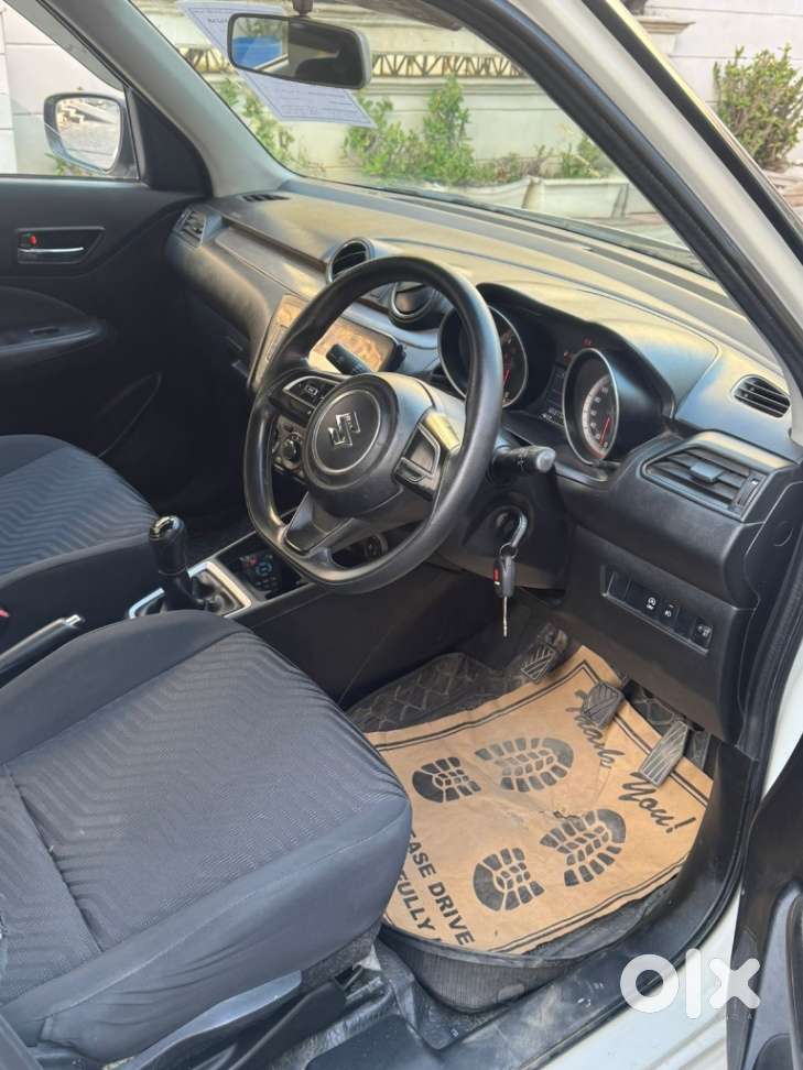 Maruti Suzuki Swift Vxi + Manual, 2021, Petrol