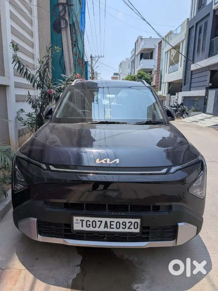 Kia Carens Clavis 2025 Petrol 11000 Km Driven