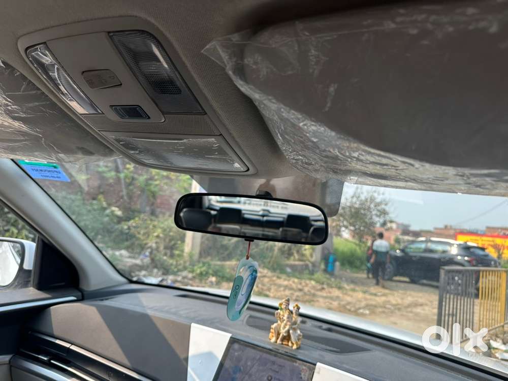 Kia Carens 2023 Petrol Well Maintained