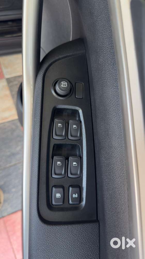 Mahindra Xuv 700 Manual Petrol 2025