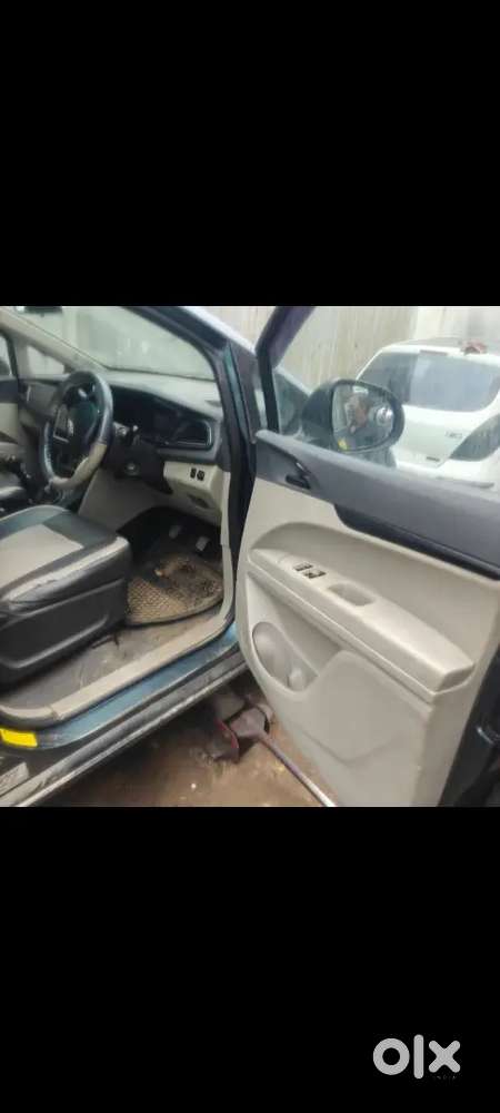 Mahindra Marazzo M6 Plus 2019