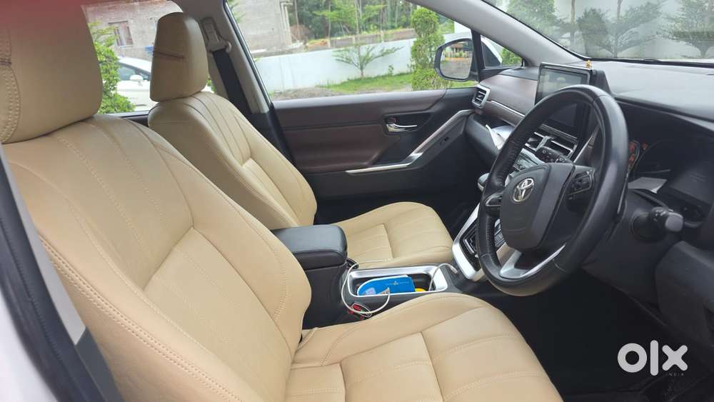 Toyota Innova Hycross 2.0 Vx Hybrid 7 Str, 2023, Petrol