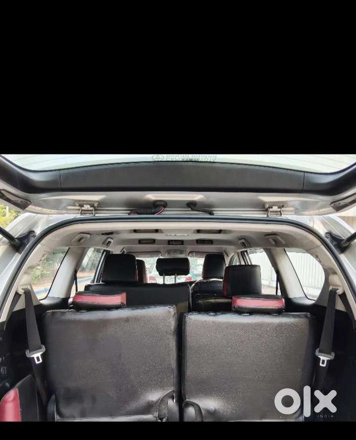 Toyota Innova Crysta 2.8 Gx At 8 Seater, 2017, Diesel