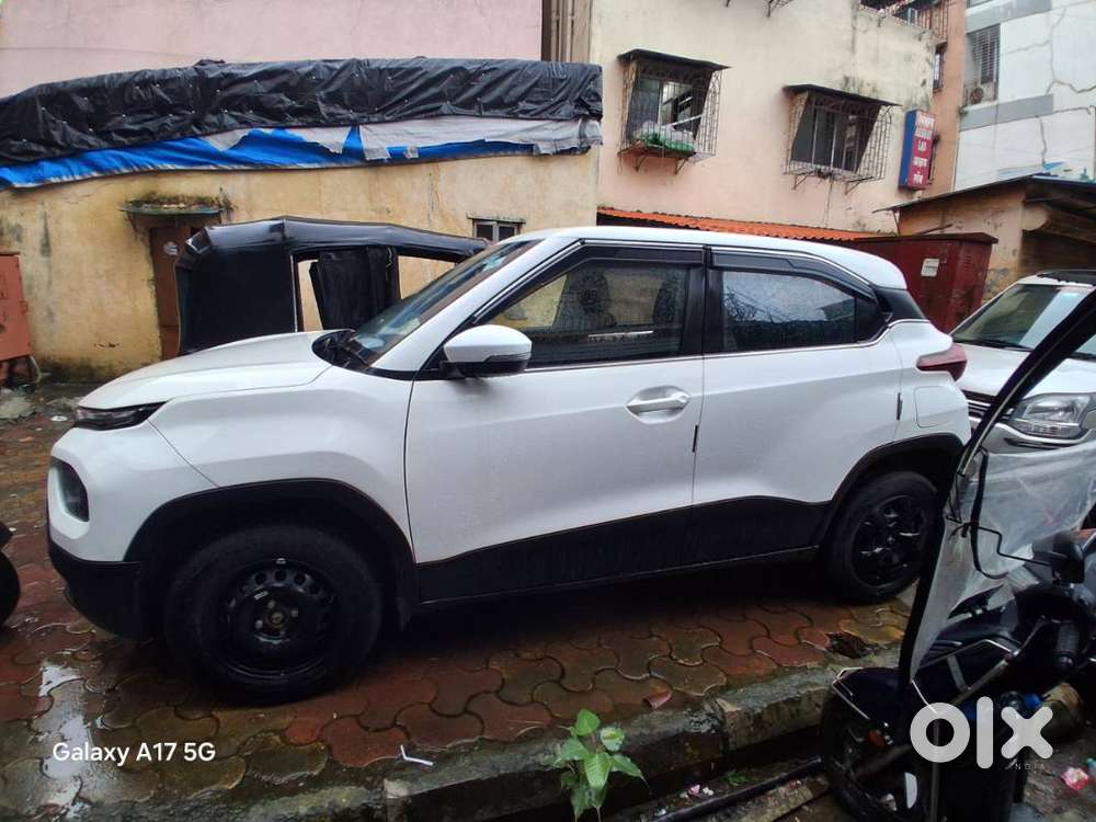 Tata Punch 2025 Adventure Icng White Colour