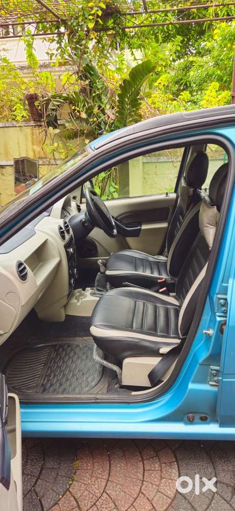 Lady Used Mahindra Verito Vibe Diesel In Good Condition