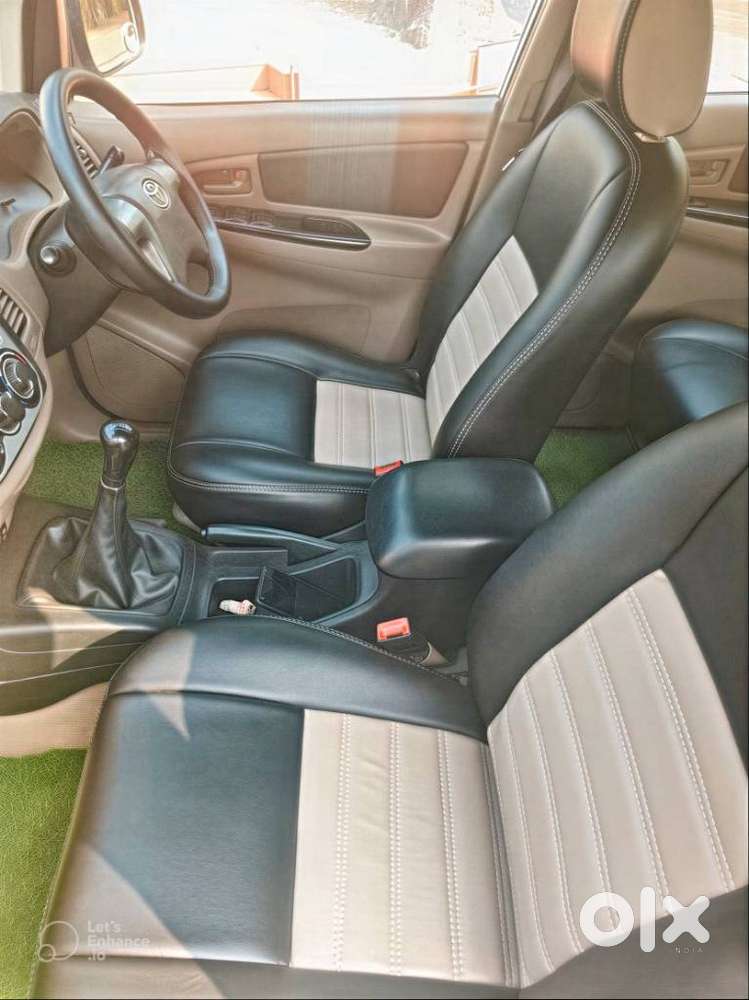 Toyota Innova 2.5 G (diesel) 8 Seater Bs Iv, 2015, Diesel