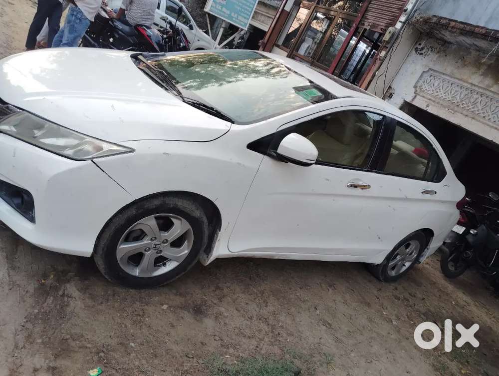 Honda  2015 Modal Hai 3rd Owner Hai