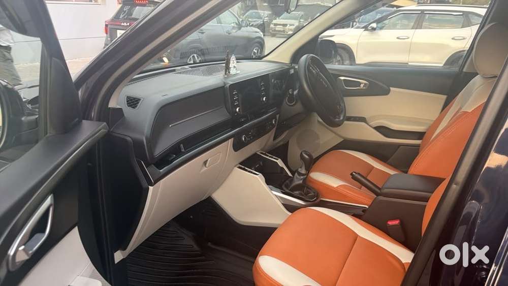 Variant Details:  * Model: Kia Carens Clavis * Trim/variant: Htk * Eng
