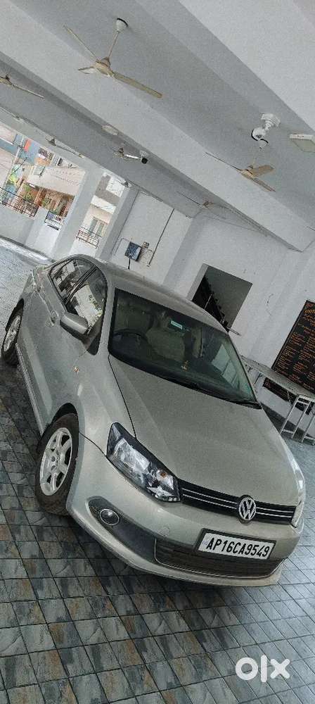 Show Room Track And Well Maintained