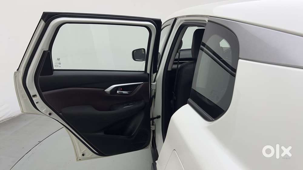 Maruti Suzuki Grand Vitara 1.5 Delta Smart Hybrid At, 2023, Petrol