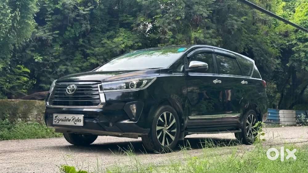 Toyota Innova Crysta 2.7 Zx At, 2022, Petrol