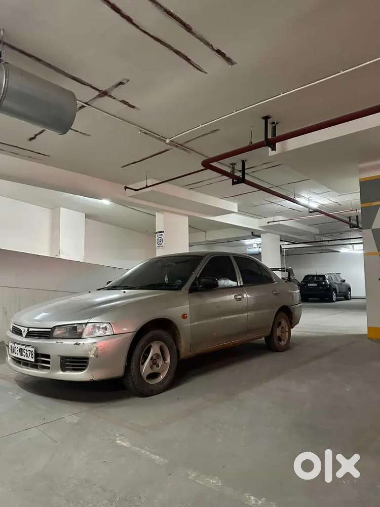 Mitsubishi Lancer 1.5 2001