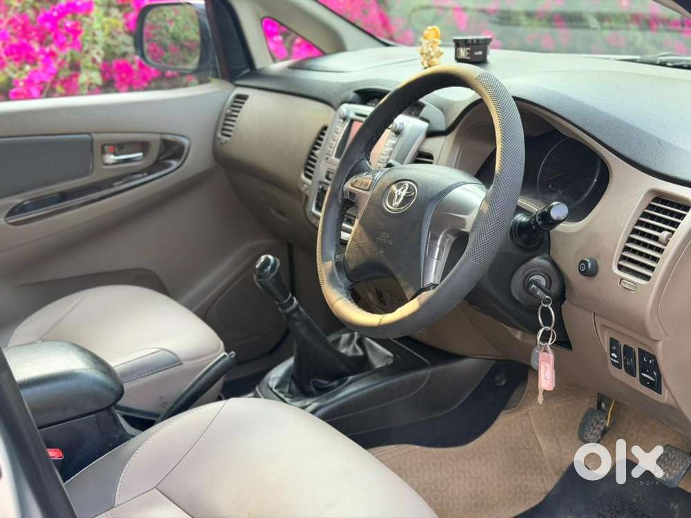 Toyota Innova 2015 Diesel 179000 Km Driven