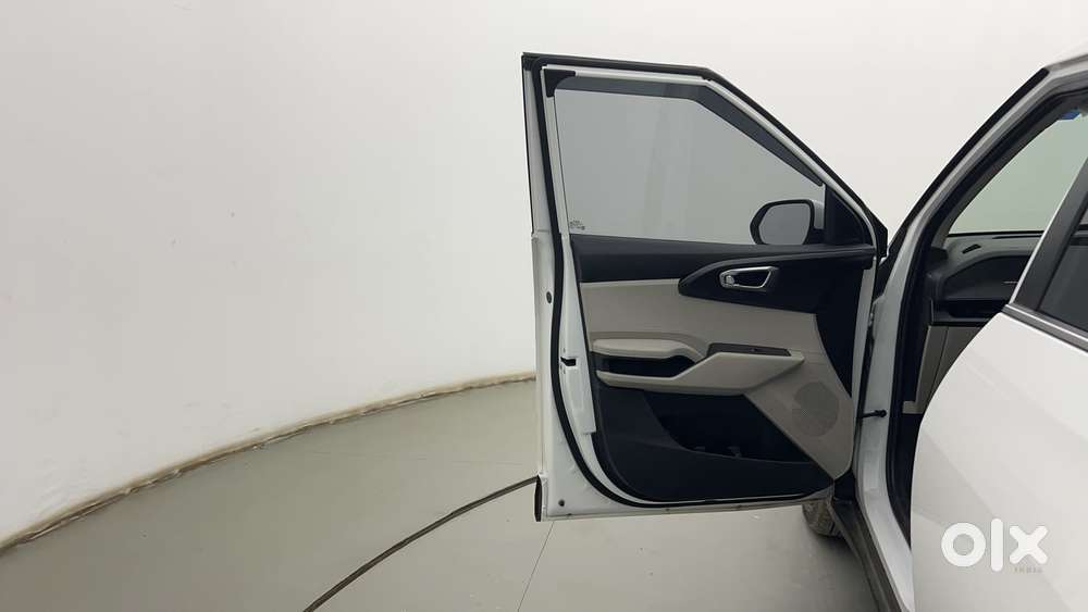 Kia Carens Clavis Htk, 2025, Petrol