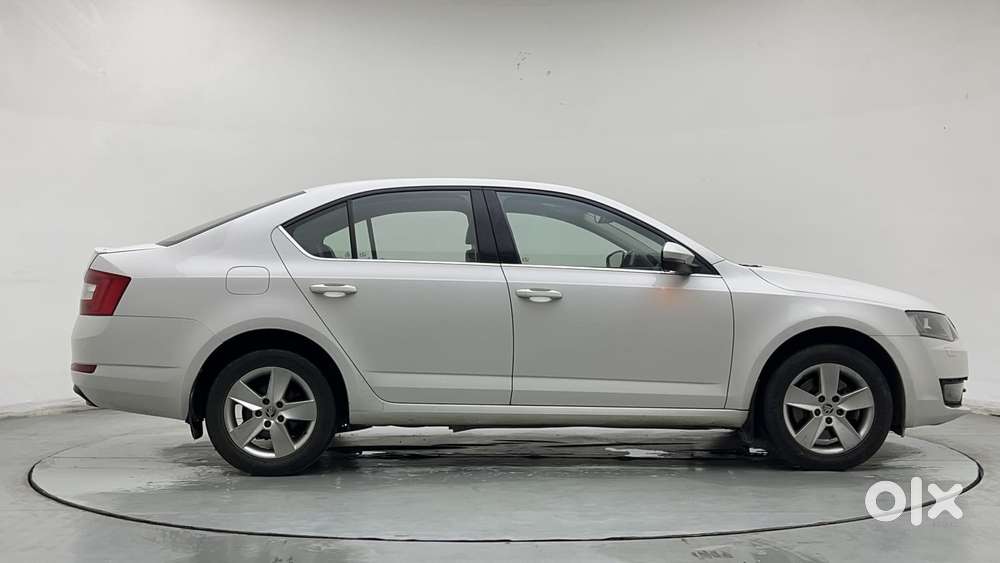 Skoda Octavia Ambition Plus 1.8 Tsi At, 2017, Petrol